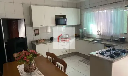 Sobrado em condomínio fechado a venda no bairro da Penha - SP.