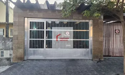 Casa térrea a venda com 2 dormitórios no bairro Vila Nhocuné / SP.