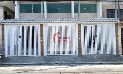Sobrado Frontal com 3 suítes á venda no bairro da Penha / SP.
