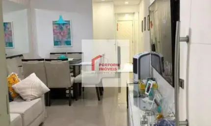 Sobrado com 3 dormitórios á venda no bairro Jardim Santa Barbara / SP.