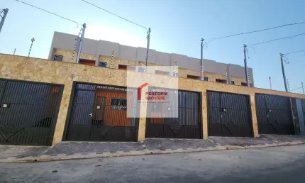 Sobrados á venda com 2 suítes no bairro Vila Antonieta / SP.