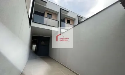 Sobrado frontal com 03 dormitórios á venda no bairro Cidade Líder - SP!