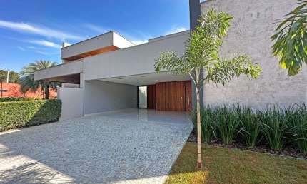 Casa de 250,00m² com 04 suítes à venda por R$ 2.900.000 no Jardins Verona - Goiânia