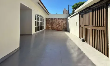 Casa com 3 dormitórios à venda, 299 m² por R$ 990.000,00 - Setor Nova Suiça - Goiânia/GO