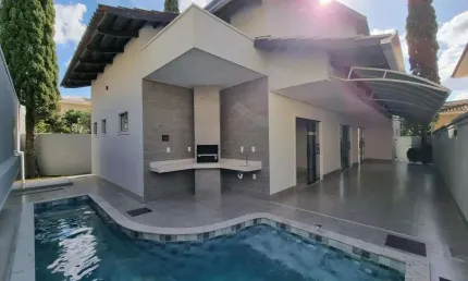 Casa com 04 quartos à venda, 236,00m², R$1.790.000,00 - Localizado no Jardins Madri