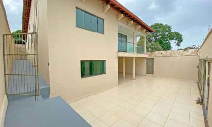 Sobrado de 365 m² com 04 quartos à venda por R$ 1.350.000,00 no Setor Vila Osvaldo Rosa - Goiânia/GO