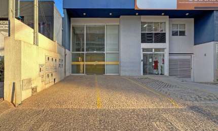 Prédio comercial disponível para locação em excelente localização no Setor Oeste, 214,00m² - R$13.900,00 mensais - Goiânia