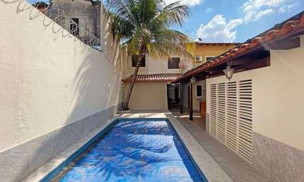 Sobrado de 247 m² com 05 quartos à venda por R$ 1.200.000 no Setor Bueno - Goiânia/GO