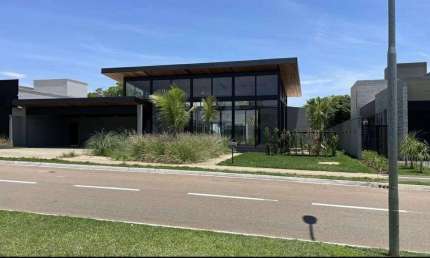 Casa de 550 m² com 04 suítes à venda por R$ 6.500.000 no Portal do Sol Green - Goiânia/GO
