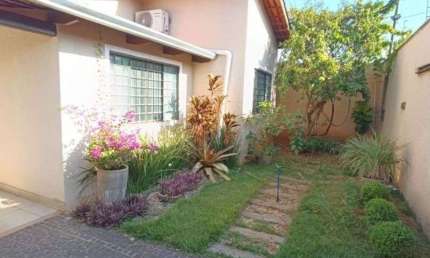 Casa de 212 m² com 03 suítes à venda por R$ 650.000 no Parque Flamboyant - Aparecida de Goiânia/GO