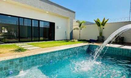Casa de 205 m² com 04 suítes à venda por R$ 899.000 no Bairro das Industrias - Senador Canedo/GO