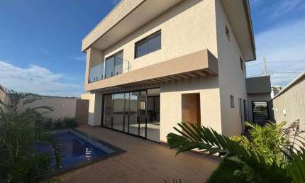 Sobrado de 240 m² com 04 suítes à venda por R$ 1.550.000 no Jardim Bolonha - Senador Canedo/GO