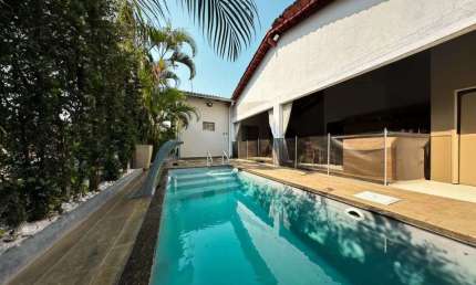 Casa de 240 m² com 03 suítes à venda por R$ 980.000 no Setor Vila Rezende - Goiânia