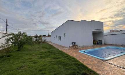 Casa de 200 m² com 03 quartos sendo 02 suítes à venda por R$ 750.000 no Residencial Vieira - Trindade
