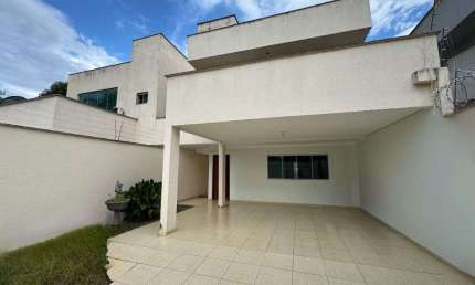Sobrado de 198 m² com 03 suítes à venda por R$ 1.100.000 no Setor Jaó - Goiânia