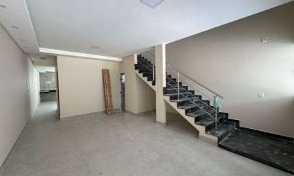 Sobrado de 215 m² com 04 suítes à venda por R$ 1.090.000 no Setor Jaó - Goiânia