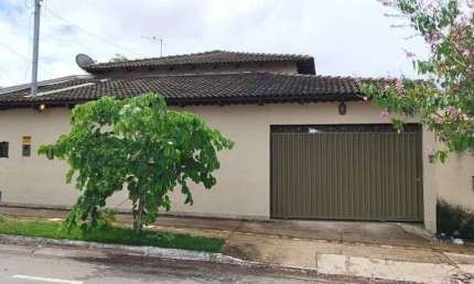 Casa de 260 m² com 04 quartos à venda por R$ 850.000 no Jardim Balneário Meia Ponte - Goiânia