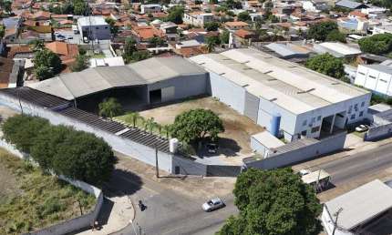 Galpão de 1504 m² para alugar por R$ 28.000/mensais no Setor Capuava - Goiânia