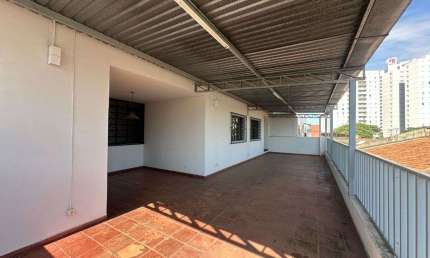 Apartamento sobreloja de 140 m² com 03 quartos para alugar por R$ 2.800/mensais no Setor Aeroporto - Goiânia