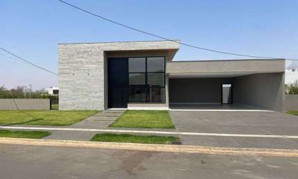 Casa de 220 m² com 04 suítes à venda por R$ 1.870.000 no Jardins Capri - Senador Canedo