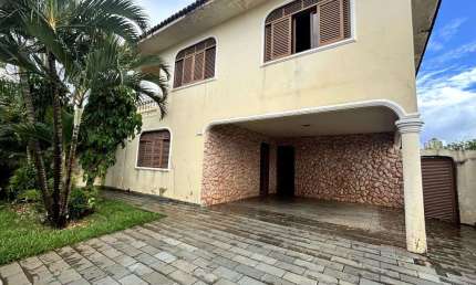 Sobrado de 300 m² com 04 quartos à venda por R$ 2.100.000 no Setor Nova Suiça - Goiânia