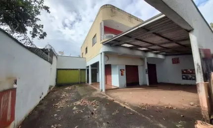 Sobrado comercial de 250 m² com 03 quartos para alugar por R$ 7.500/mensais no Setor Vila Rosa - Goiânia