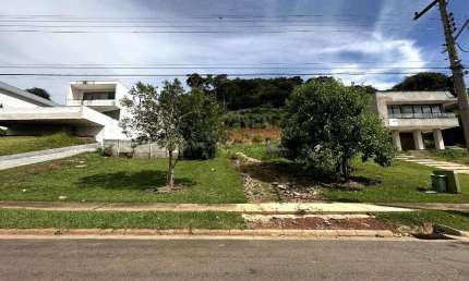 Lote de 1612 m² à venda por R$ 2.000.000 no Residencial Aldeia do Vale - Goiânia