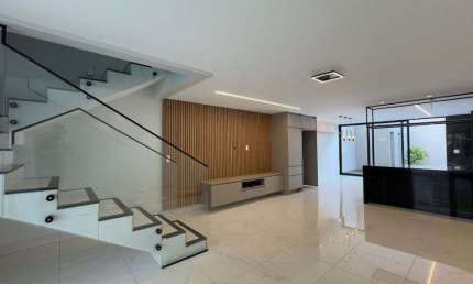 Sobrado de 170 m² com 03 suítes à venda por R$ 1.100.000 no Jardim Atlântico - Goiânia