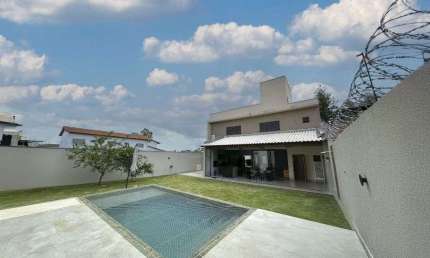 Sobrado de 249 m² com 04 suítes à venda por R$ 2.150.000 no Setor Jaó - Goiânia