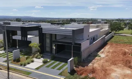 Casa de 175 m² com 03 suítes à venda por R$ 1.095.000 no Terras Alphas 1 - Senador Canedo