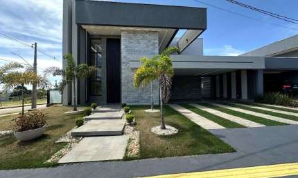 Casa de 259 m² com 04 suítes à venda por R$ 1.840.000 no Terras Alphas 1 - Senador Canedo