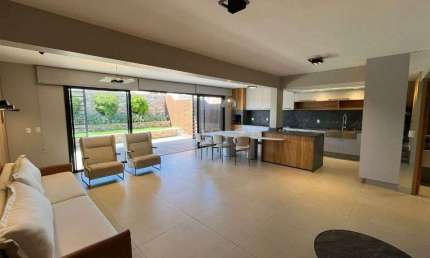 Casa de 185 m² com 04 quartos para alugar por R$ 8.900/mensais no Jardins Parma - Senador Canedo
