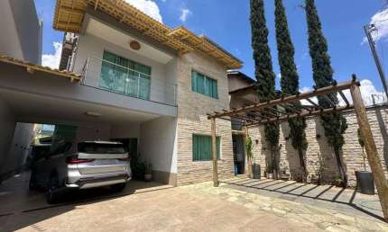 Sobrado de 257 m² com 03 quartos à venda por R$ 1.790.000 no Jardim América - Goiânia