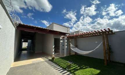 Casa de 109 m² com 03 quartos à venda por R$ 335.000 no Parque Dos Buritis 2 - Senador Canedo