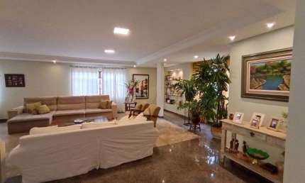 Sobrado de 478 m² com 06 quartos à venda por R$ 1.700.000 no Setor Bueno - Goiânia