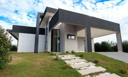 Casa de 230 m² com 03 suítes à venda por R$ 850.000 em Leopoldo de Bulhões