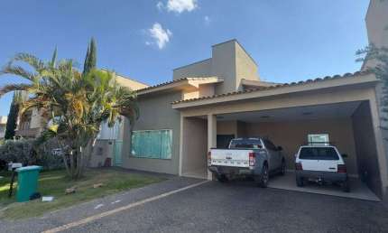 Casa de 216 m² com 03 suítes à venda por R$ 1.700.000 no Jardins Lisboa - Goiânia