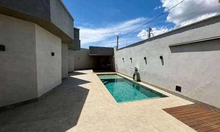 Casa de 141 m² com 03 quartos à venda por R$ 580.000 no Parque das Flores - Goiânia