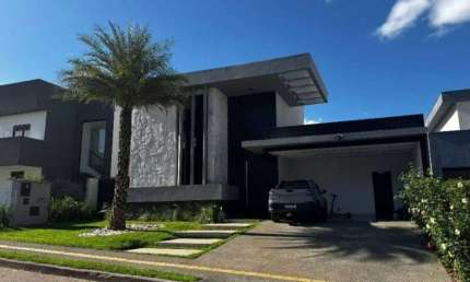 Casa de 216 m² com 04 suítes para alugar por R$ 12.000/mensais no Portal do Sol Garden - Goiânia