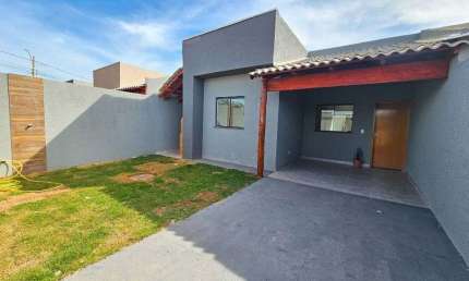 Casa de 94 m² com 03 quartos à venda por R$ 260.000 no Res. Ravena - Senador Canedo