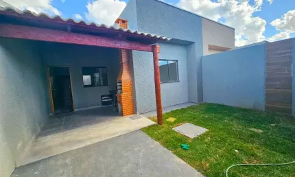 Casa de 77 m² com 03 quartos à venda por R$ 255.000 no Residencial Ravena - Senador Canedo