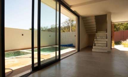 Sobrado de 346 m² com 03 suítes à vendapor R$ 2.850.000 no Jardins Barcelona - Senador Canedo