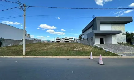 Lote de 300 m² à venda por R$ 285.000 no Jardins Porto - Senador Canedo