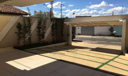 Sobrado de 428 m² com 04 suítes à venda por R$ 1.600.000 no Setor Central - Trindade/GO