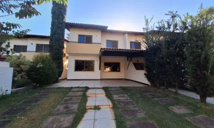 Sobrado de 140 m² com 03 quartos à venda por R$ 1.150.000 no Vila Jardim Vitória - Goiânia