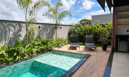 Sobrado com 4 dormitórios à venda, 219 m² por R$ 2.100.000,00 - Jardins Capri - Senador Canedo/GO