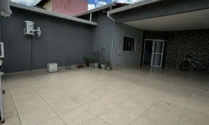 Casa de 190 m² com 03 quartos à venda por R$ 899.000 no Parque Anhangüera - Goiânia