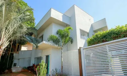 Casa de 207 m² com 04 suítes para alugar por R$ 11.750/mensais no Condomínio do Lago - Goiânia