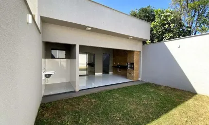 Casa de 175 m² com 03 quartos à venda por R$ 580.000 no Jardim Monte Serrat - Aparecida de Goiânia