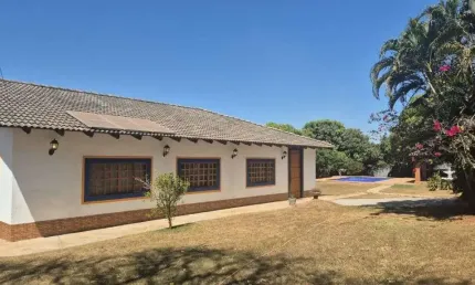 Chácara de 2136 m² com 06 quartos à venda por R$ 2.300.000 no Condomínio Parque dos Cisnes - Goiânia